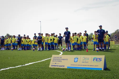 
          Imagem ilustrativa da imagem Conheça o novo Centro de Desenvolvimento de Futebol, inaugurado pela CBF na Serra
          