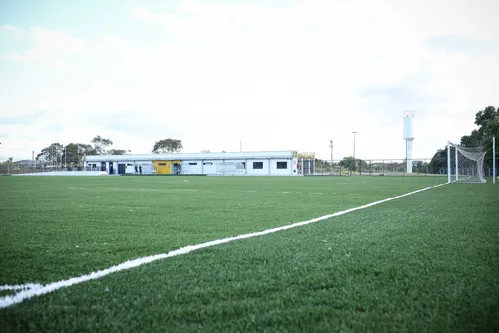 
          Imagem ilustrativa da imagem Conheça o novo Centro de Desenvolvimento de Futebol, inaugurado pela CBF na Serra
          