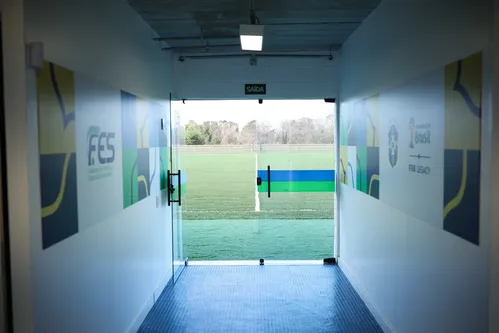 
          Imagem ilustrativa da imagem Conheça o novo Centro de Desenvolvimento de Futebol, inaugurado pela CBF na Serra
          
