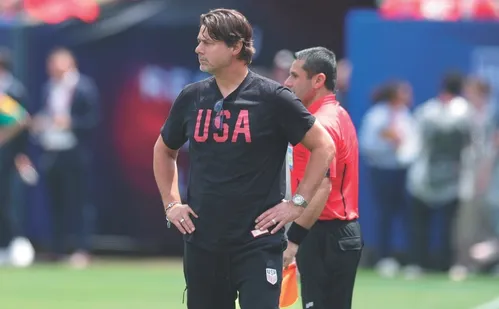 
          Imagem ilustrativa da imagem Copa do Mundo: Estados Unidos estreiam em casa sob pressão
          
