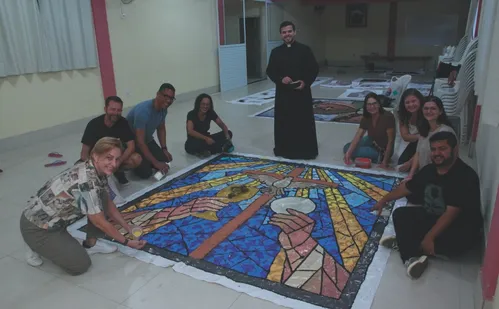 
          Imagem ilustrativa da imagem Corpus Christi une fé, tapetes coloridos e música na Grande Vitória
          
