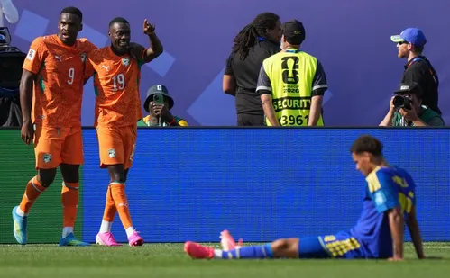 
          Imagem ilustrativa da imagem Costa do Marfim vence Curaçao e alcança mata-mata da Copa pela primeira vez
          