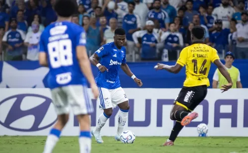 
          Imagem ilustrativa da imagem Cruzeiro goleia Barcelona de Guayaquil e obtém vaga nas oitavas da Libertadores
          