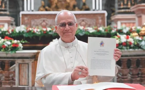 
          Imagem ilustrativa da imagem Debate sobre Encíclica do Papa Leão
          