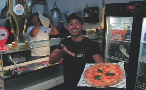 
          Imagem ilustrativa da imagem Dia da Pizza: confira promoções e sabores especiais em pizzarias do ES
          