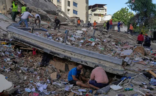 
          Imagem ilustrativa da imagem Dois brasileiros morrem em terremotos na Venezuela, diz Itamaraty
          