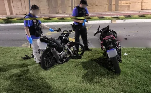 
          Imagem ilustrativa da imagem Dois jovens morrem após motos baterem de frente em avenida da Serra
          