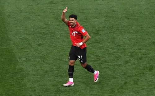 
          Imagem ilustrativa da imagem Egito leva sufoco do Irã, mas segura empate e garante classificação inédita
          