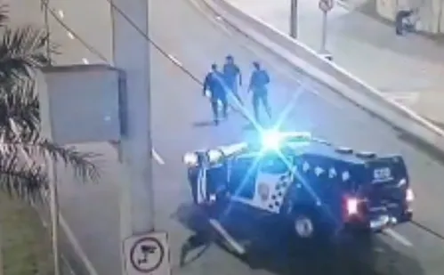 
          Imagem ilustrativa da imagem Empresário é detido após acidente e fuga em Vitória
          