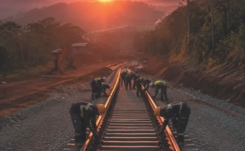 
          Imagem ilustrativa da imagem Europeus e chineses vão disputar construção de ferrovia até o Rio de Janeiro
          