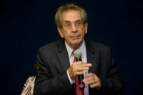 
          Imagem ilustrativa da imagem Ex-deputado estadual e federal do ES, Nelson Aguiar morre aos 86 anos em Brasília
          