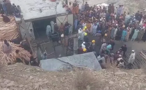 
          Imagem ilustrativa da imagem Explosão em mina de carvão deixa ao menos 34 mortos no Paquistão
          