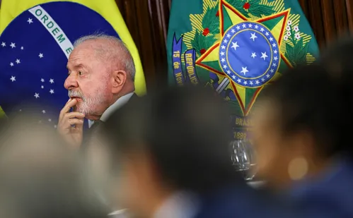 
          Imagem ilustrativa da imagem Fadiga eleitoral desafia Lula, terceiro governante há mais tempo no poder no Brasil
          