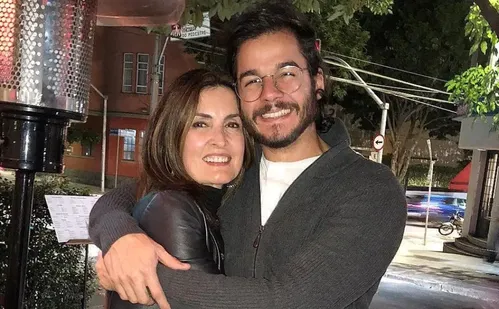 
          Imagem ilustrativa da imagem Fátima Bernardes revela conselho que recebeu da filha sobre namoro com Túlio
          