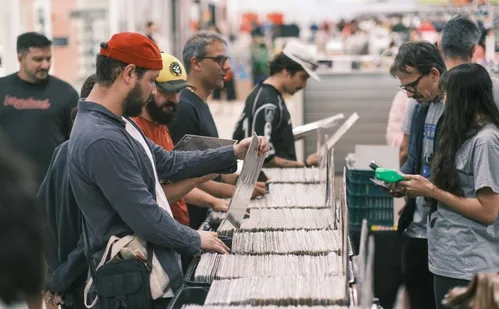 
          Imagem ilustrativa da imagem Feira Capixaba do Vinil tem discos a R$ 10 em edição no Masterplace Mall
          