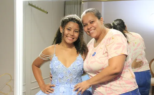 
          Imagem ilustrativa da imagem Festa dos sonhos após batalha pela vida: conheça a história de Yasmin, de 15 anos
          