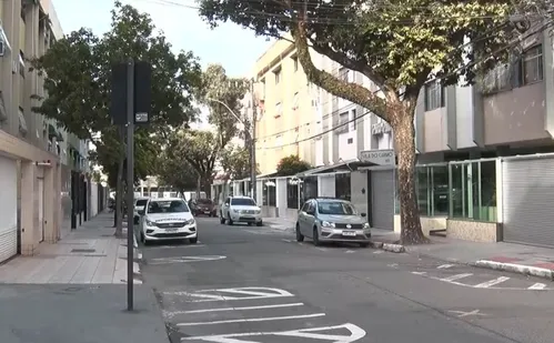 
          Imagem ilustrativa da imagem Filhos são presos após idosa ser encontrada com sinais de maus tratos em Vitória
          
