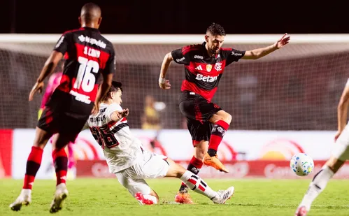 
          Imagem ilustrativa da imagem Flamengo reencontra São Paulo em cenário oposto ao da estreia do Brasileirão
          