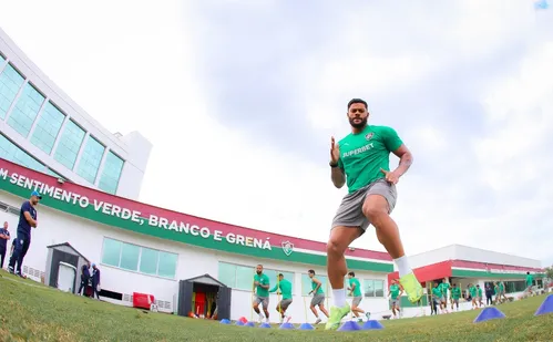 
          Imagem ilustrativa da imagem Fluminense ganha força com Thiago Silva e Hulk para enfrentar o Grêmio
          