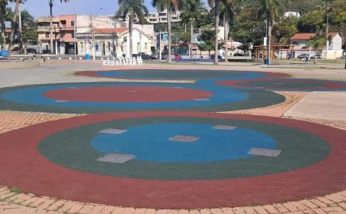 
          Imagem ilustrativa da imagem Fonte Interativa da Prainha reabre com novo piso sexta
          