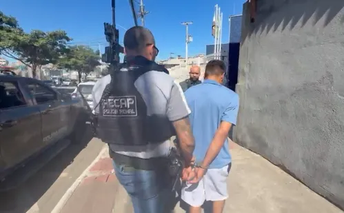 
          Imagem ilustrativa da imagem Foragido por homicídio em Minas Gerais é preso escondido em banheiro em Cariacica
          