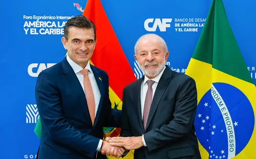 
          Imagem ilustrativa da imagem Governo brasileiro doa 21 toneladas de alimentos à Bolívia em meio a crise no país
          