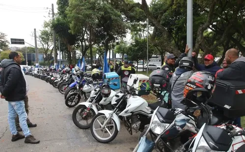 
          Imagem ilustrativa da imagem Governo prepara linha de crédito para motociclistas de aplicativos
          