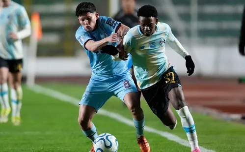 
          Imagem ilustrativa da imagem Grêmio luta em La Paz, mas Bolívar leva a melhor no duelo de ida da Sul-Americana
          