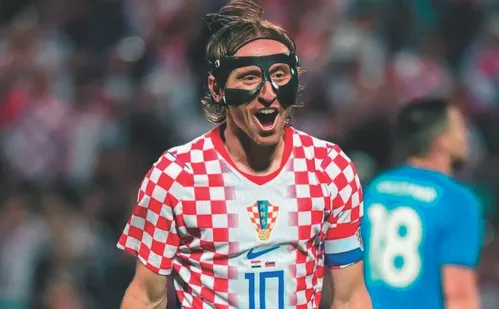 
          Imagem ilustrativa da imagem Grupo L traz Inglaterra e Croácia como favoritas, com Gana e Panamá buscando vaga
          
