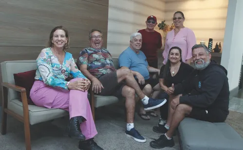 
          Imagem ilustrativa da imagem Grupo com mais de 100 ex-alunos revive adolescência em encontros no Parque Moscoso
          