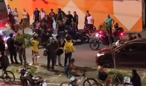 
          Imagem ilustrativa da imagem Homem é preso após tentar assaltar ônibus em Candeias
          