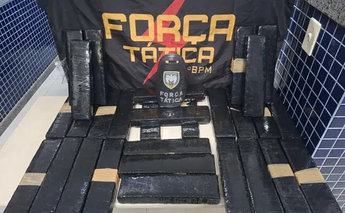 
          Imagem ilustrativa da imagem Homem é preso com mais de 24 quilos de maconha em Vila Velha
          