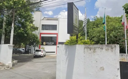 
          Imagem ilustrativa da imagem Homem morre ao cair do 14º andar em SP; visita deixou prédio após queda
          