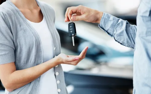 
          Imagem ilustrativa da imagem ICMS: isenção para taxistas e motoristas de aplicativo comprarem carro já vale
          