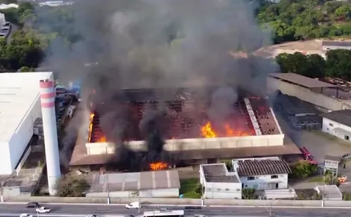 
          Imagem ilustrativa da imagem Investigação vai apontar causas de incêndio em Arquivo Geral do TJES
          