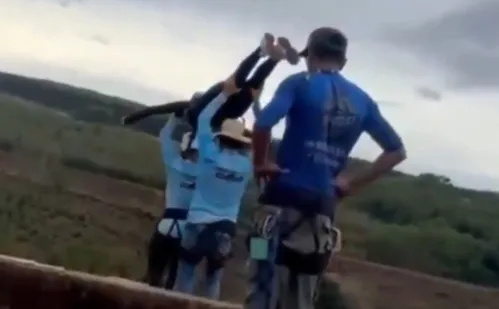
          Imagem ilustrativa da imagem Investigados por morte de jovem em salto sem corda alegam esquecimento
          