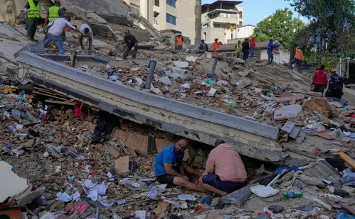 
          Imagem ilustrativa da imagem Itamaraty confirma morte de dois brasileiros após terremoto na Venezuela
          