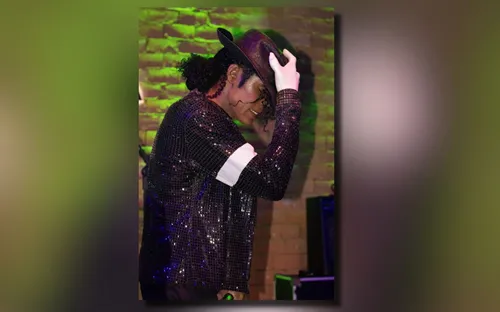
          Imagem ilustrativa da imagem Lewis Walker: o recifense que mantém vivo o legado de Michael Jackson
          