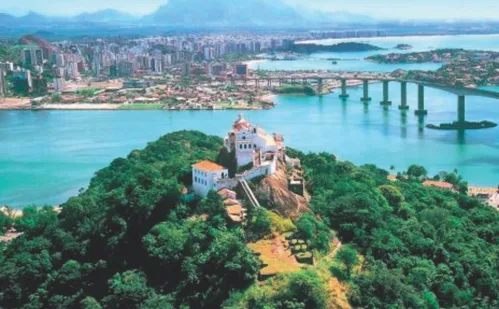 
          Imagem ilustrativa da imagem Márcio Félix: projeto de microrrefinaria no Norte do ES continua vivo
          