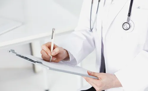 
          Imagem ilustrativa da imagem Médicos vão usar inteligência artificial contra falsos profissionais
          