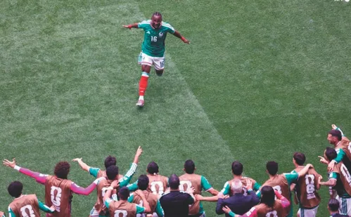 
          Imagem ilustrativa da imagem Mexicanos apostam no fator casa para avançar na Copa do Mundo
          