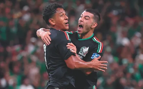 
          Imagem ilustrativa da imagem México é o primeiro classificado à segunda fase da Copa do Mundo
          