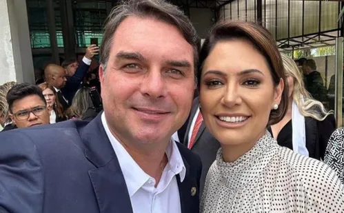 
          Imagem ilustrativa da imagem Michelle critica Flávio Bolsonaro e diz que foi maltratada
          