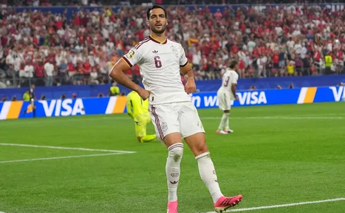 
          Imagem ilustrativa da imagem Mikel Merino decide, Espanha avança e decreta fim de Copa para Cristiano Ronaldo
          