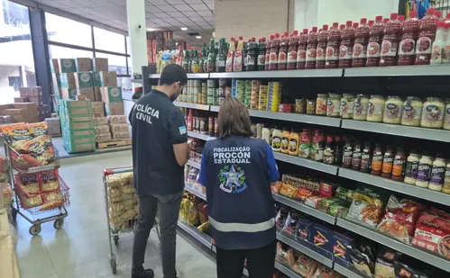 
          Imagem ilustrativa da imagem Mil produtos vencidos são apreendidos durante fiscalização em Vila Velha
          