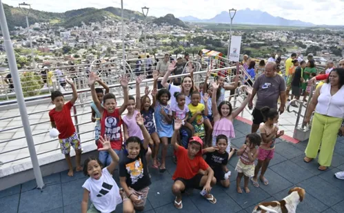 
          Imagem ilustrativa da imagem Mirante do Bonfim é entregue e transforma região em novo ponto turístico de Vitória
          