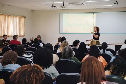 
          Imagem ilustrativa da imagem Mixirica leva inclusão e cultura afro-indígena às escolas
          