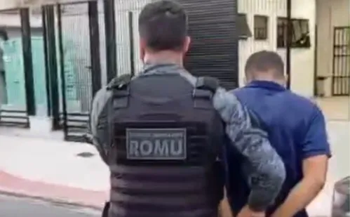 
          Imagem ilustrativa da imagem Motorista de app é preso em Vitória por mandado de tráfico
          