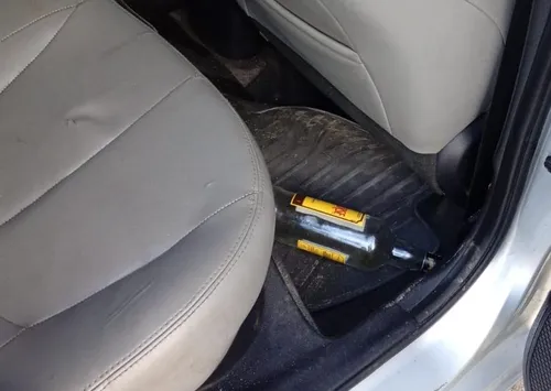 
          Imagem ilustrativa da imagem Motorista embriagado é detido pela Guarda de Vitória após bater com carro em praça
          