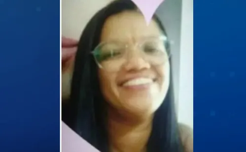 
          Imagem ilustrativa da imagem Mulher denuncia ex, é atacada com ácido ao sair de delegacia e morre na BA
          